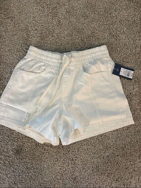 Universal Thread White Elastic-Waist Drawstring Athletic Shorts